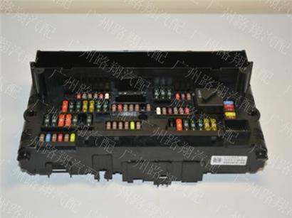 宝马GT528I保险丝盒